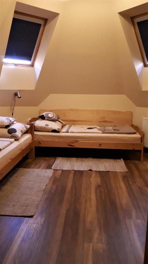 Nefelejcs Fagyizo Es Apartmanhaz Kistolmacs Exteriör bild